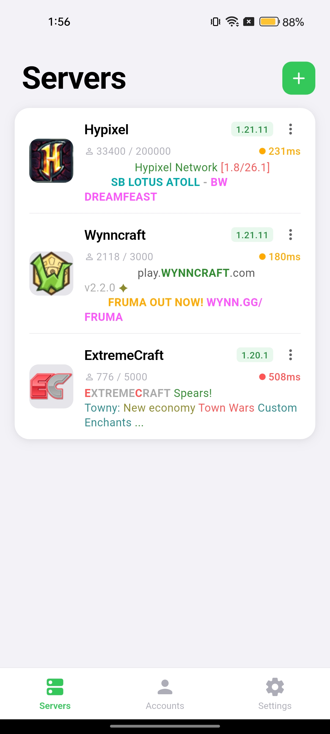 VoxelChat server list with live player counts and ping
